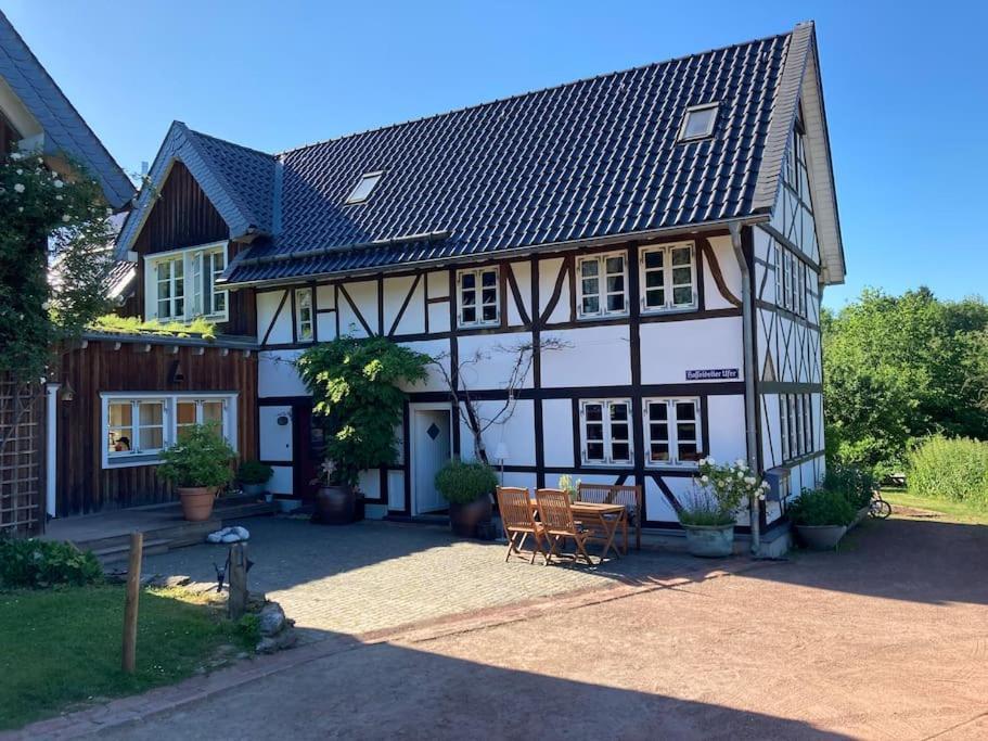 Villa Fachwerkhaus Am Waldesrand à Solingen Extérieur photo